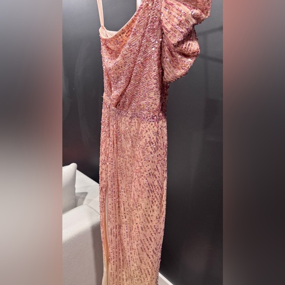 MAC DUGGAL
Pink Embellished Puff One Shoulder Gown 5622 Apricot - Picture 9 of 9